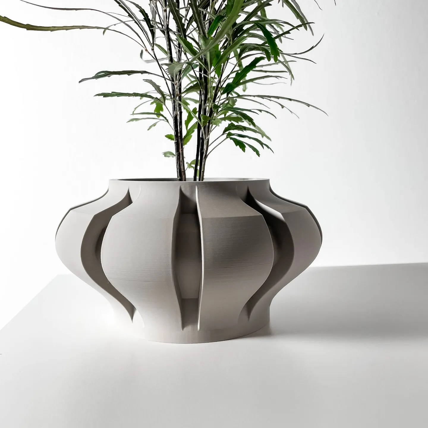 The Ariko Planter Pot with Drainage Tray | Modern & Unique Home Decor- 0116