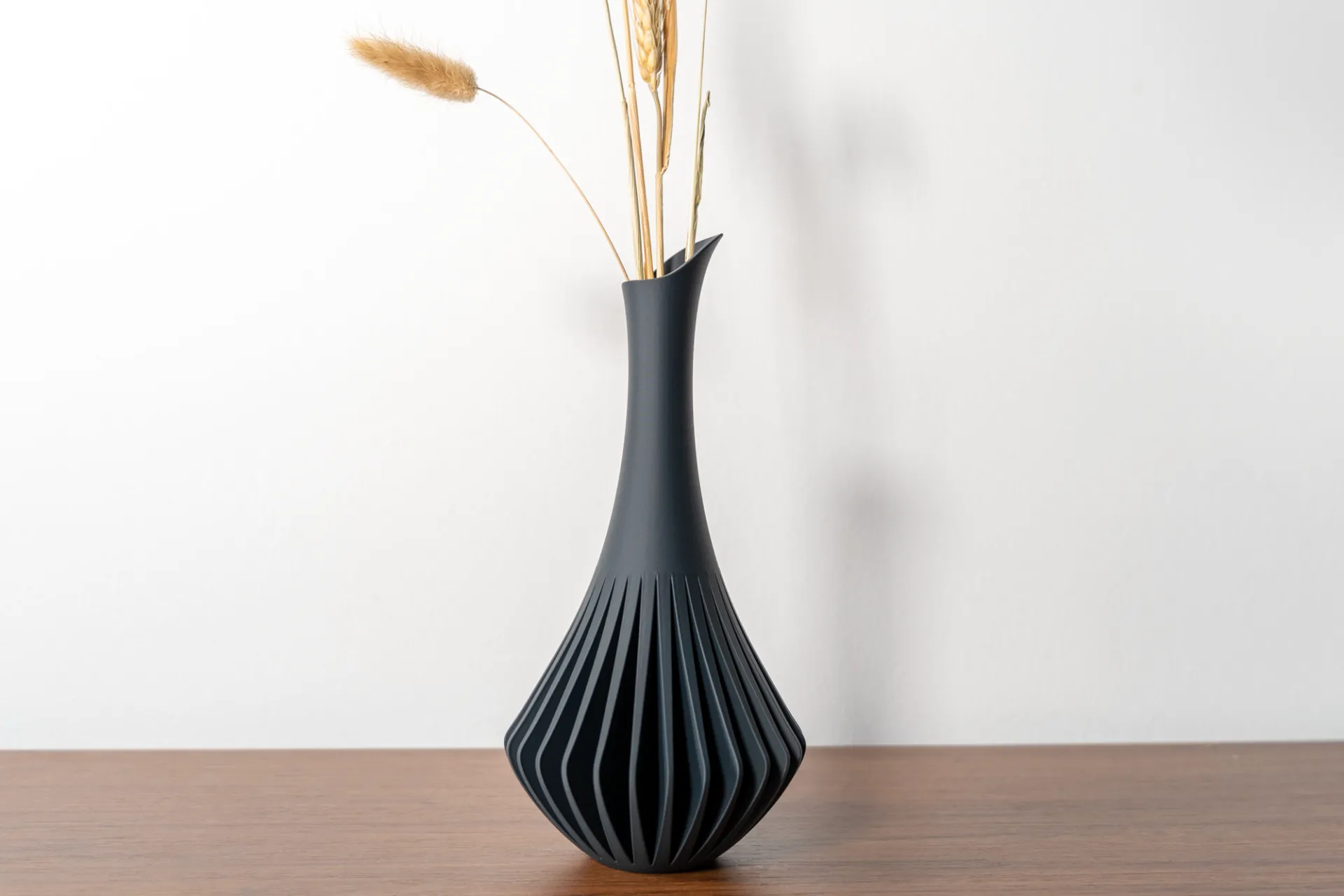The Vasu Flower Vase | Modern & Unique Home Decor for Flower Arrangements - 1046