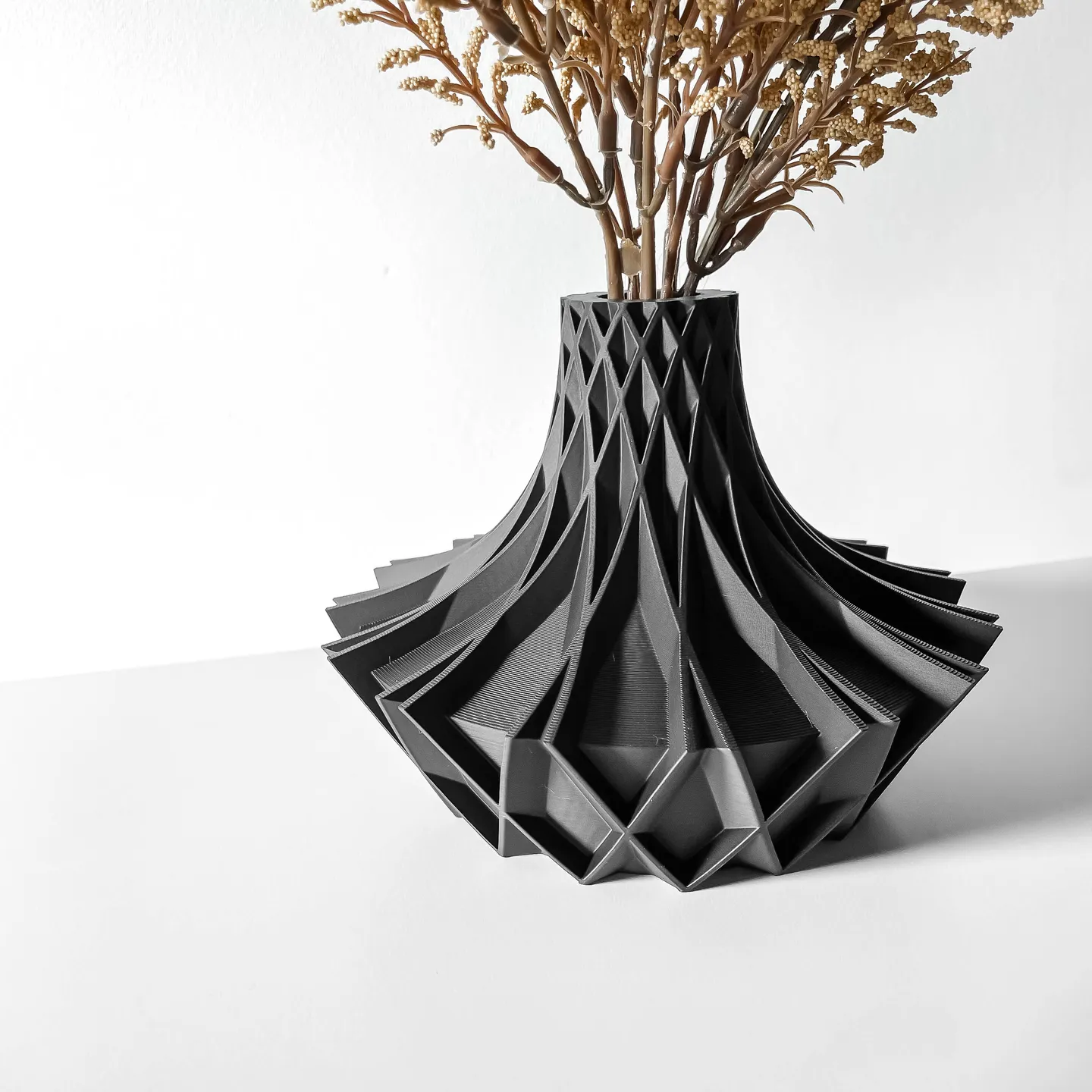 The Arkan Flower Vase | Modern & Unique Home Decor for Flower Arrangements - 1047