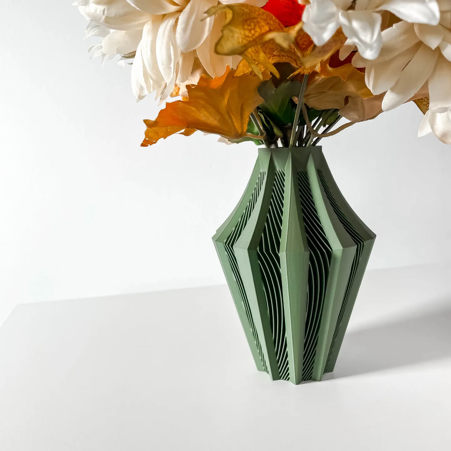 The Walo Flower Vase | Modern & Unique Home Decor for Flower Arrangements - 1094