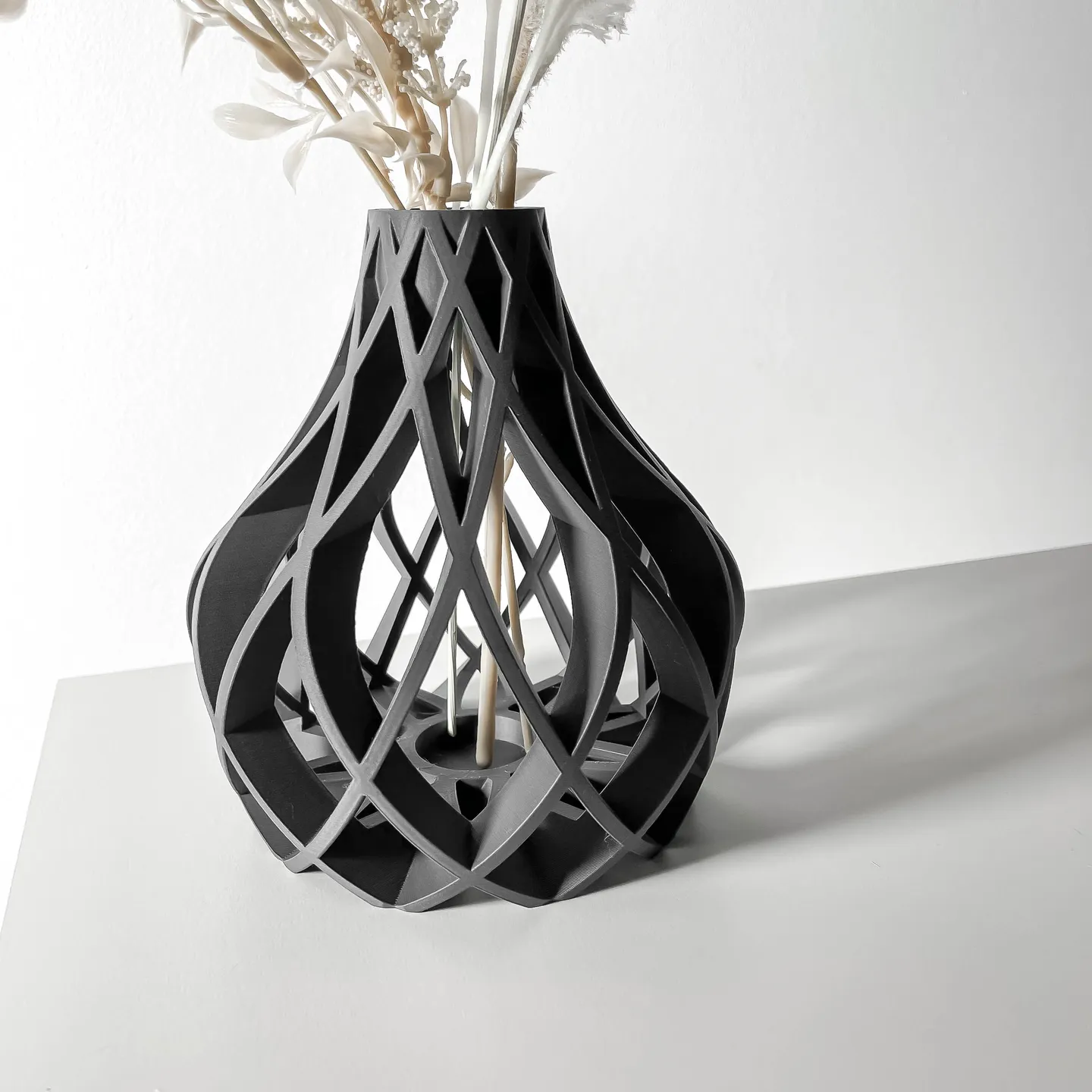 The Vukan Flower Vase | Modern & Unique Home Decor for Flower Arrangements - 1098