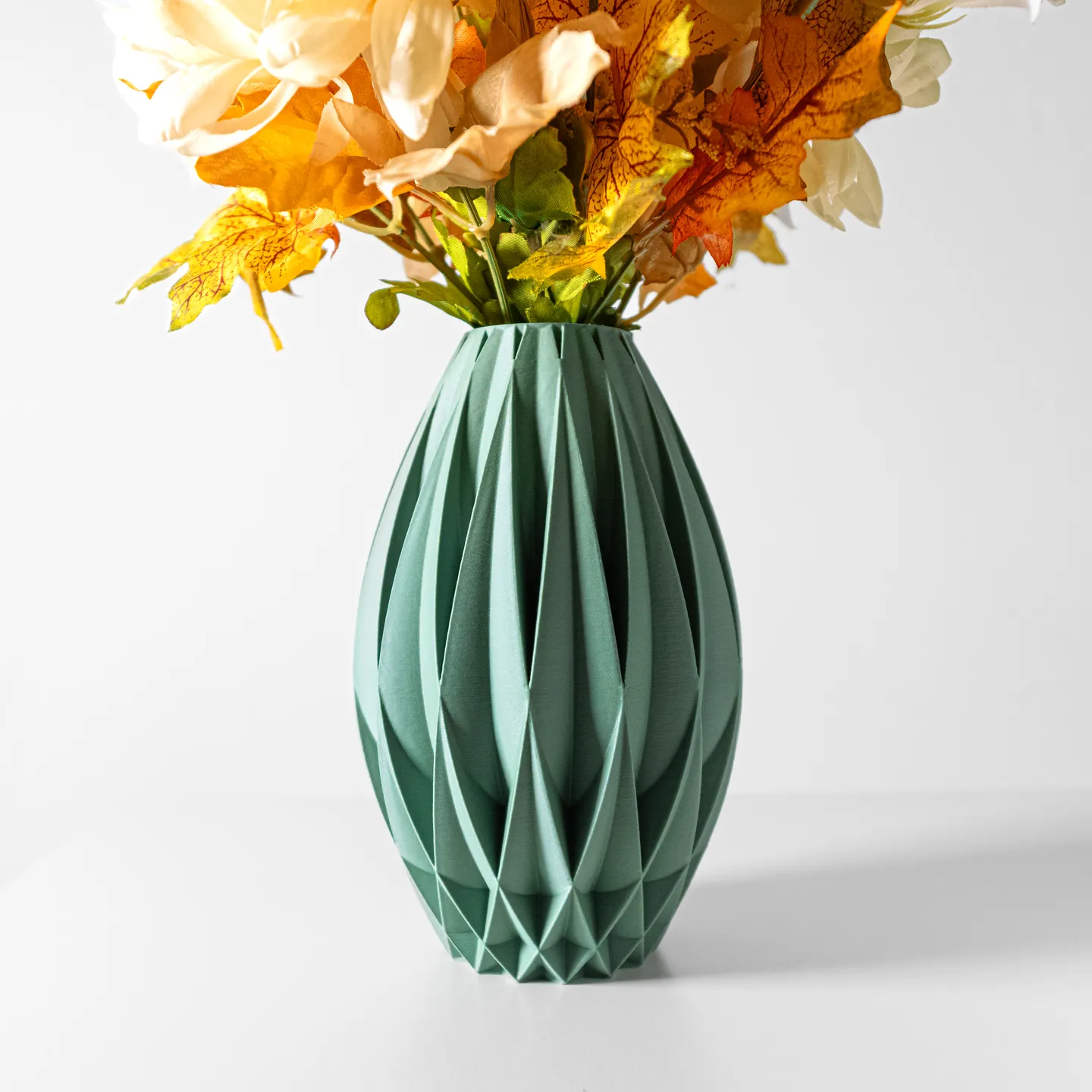 The Kivra Flower Vase | Modern & Unique Home Decor for Flower Arrangements - 1136